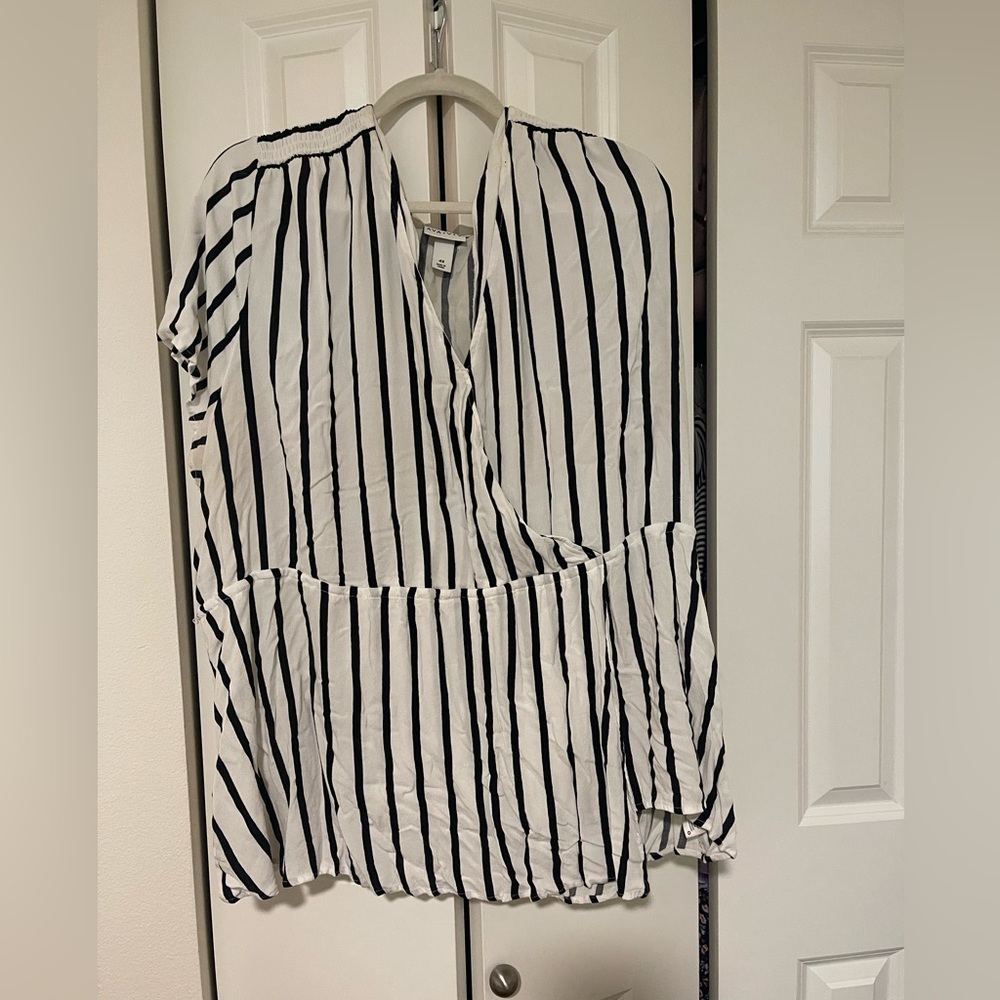 Ava & Viv black & White Striped Too